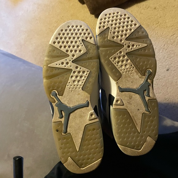 Jordan 6 Retro “UNC Home” - Picture 5 of 5